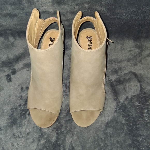 Brash Taupe Wedge Booties with Zipper - Picture 3 of 7